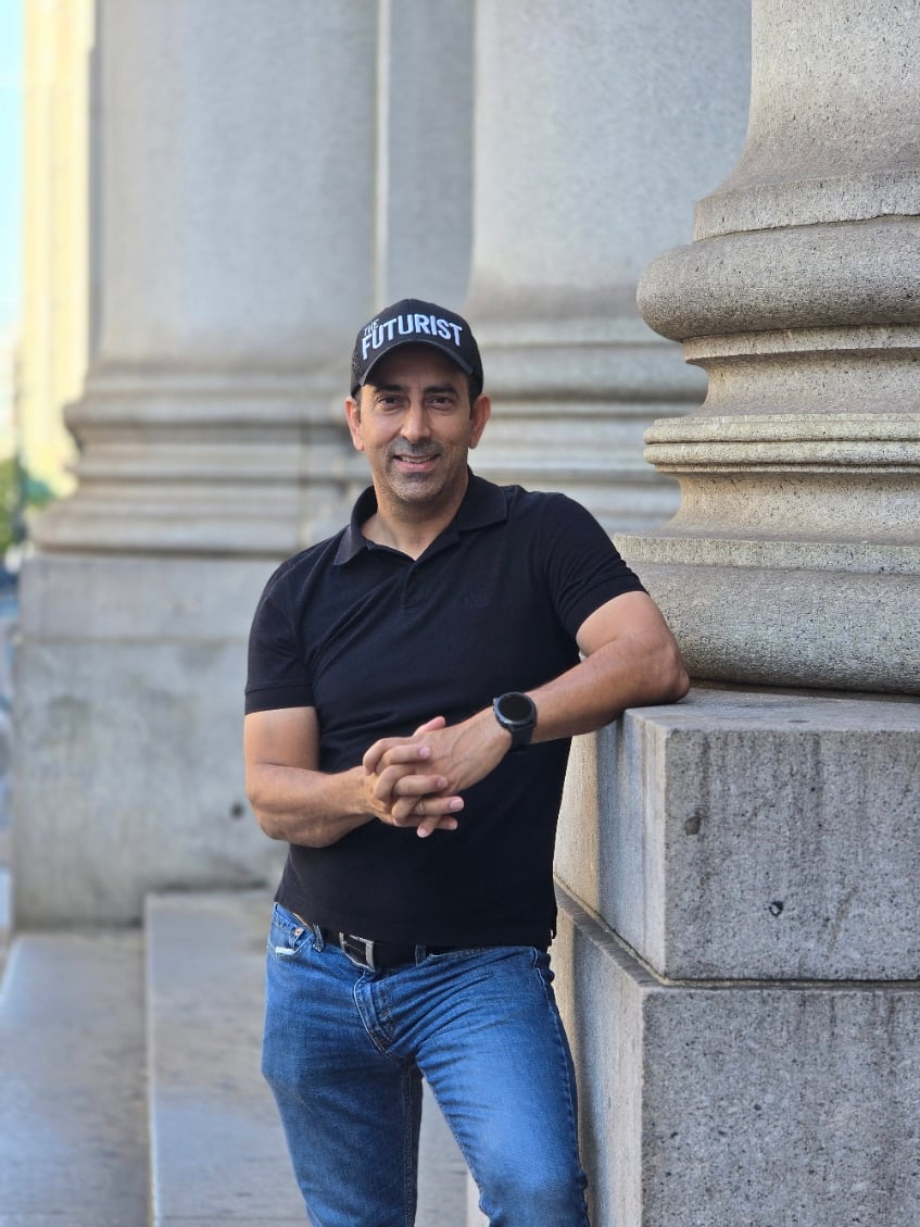 - Top CNN Featured Futurist Keynote Speaker on AI, Tech Leadership