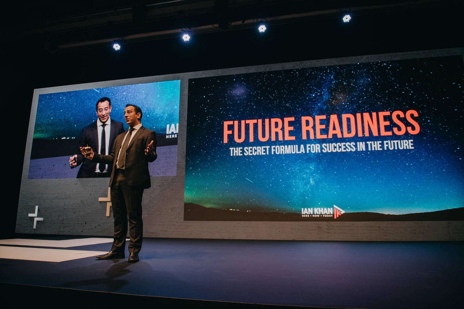 - Top CNN Featured Futurist Keynote Speaker on AI, Tech Leadership